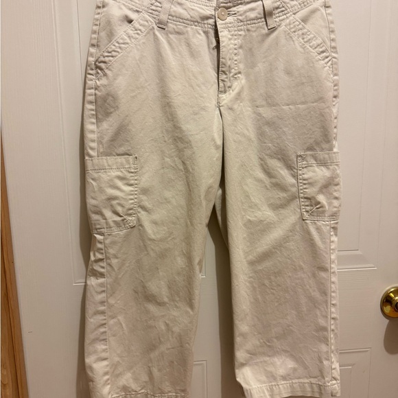 Lee Riders Sz 6M Cream Cargo Capris VGUC 😊😊 - Picture 5 of 14